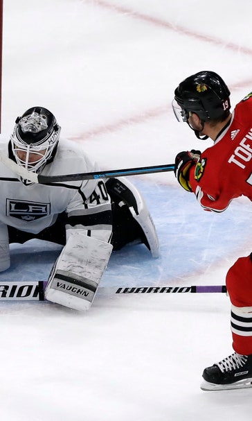 Petersen, Kings defeat Blackhawks 2-1 in shootout